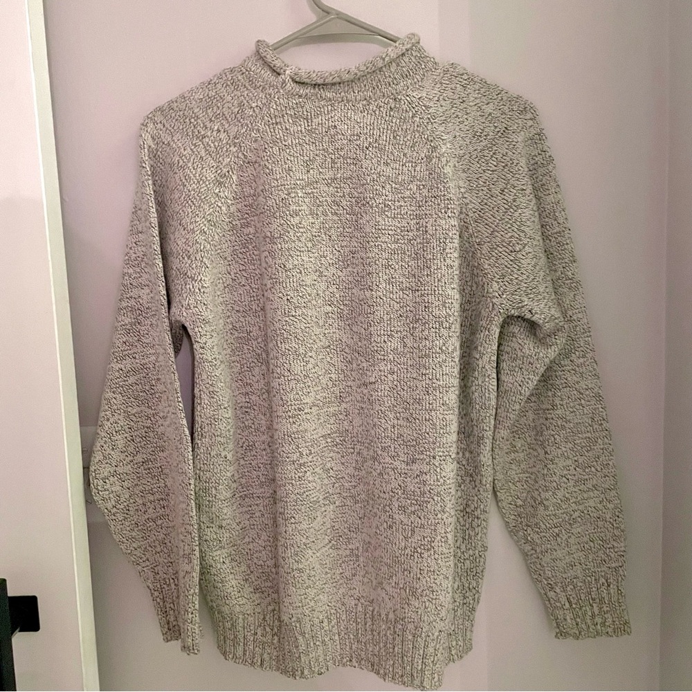 Grey Sweater Basic Editions Medium - image 2
